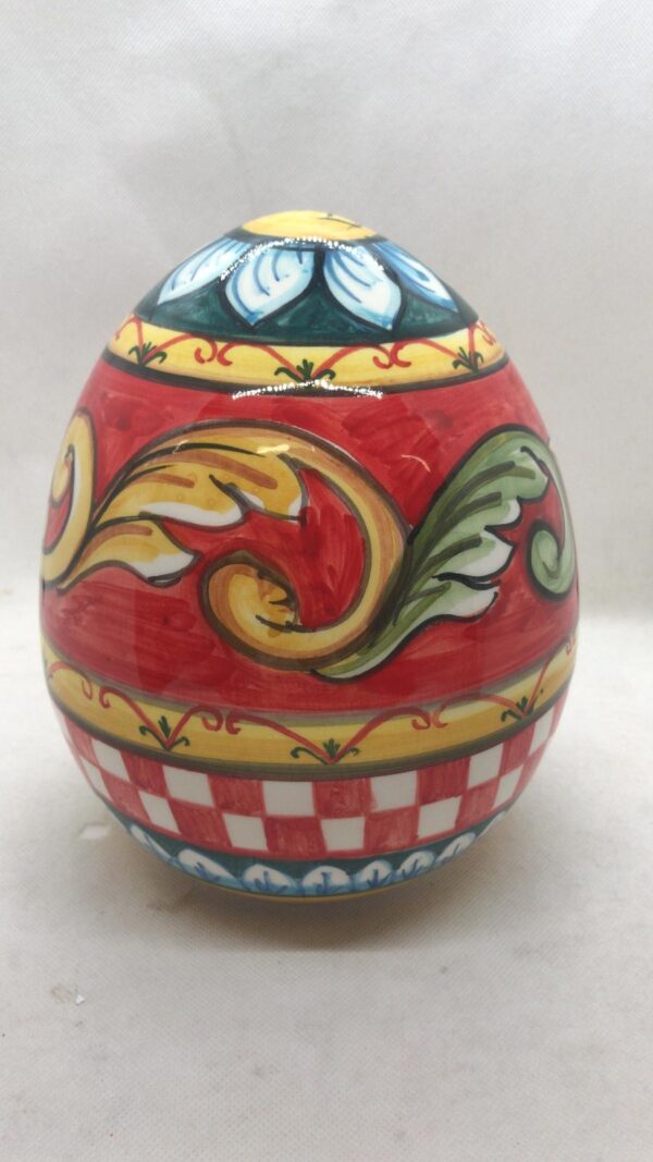 Uovo di Pasqua in ceramica